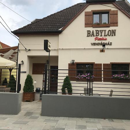 Babylon Pizzeria Vendeghaz Otel Miskolc Dış mekan fotoğraf