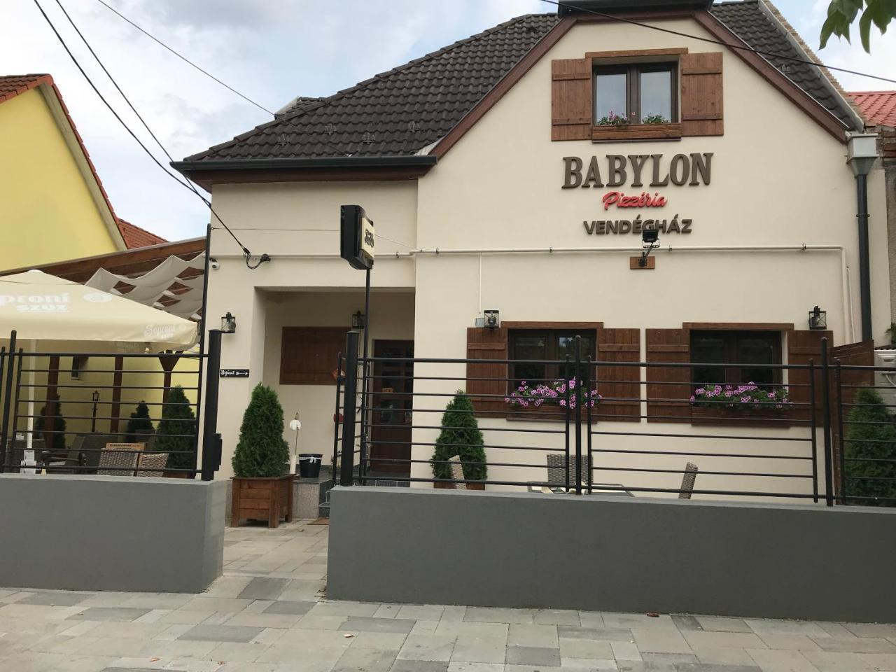 Babylon Pizzeria Vendeghaz Otel Miskolc Dış mekan fotoğraf